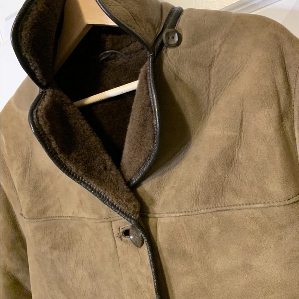 Lakeland womens sz 8 sheepskin Brown Suede Jacket with Black Trim made England‎